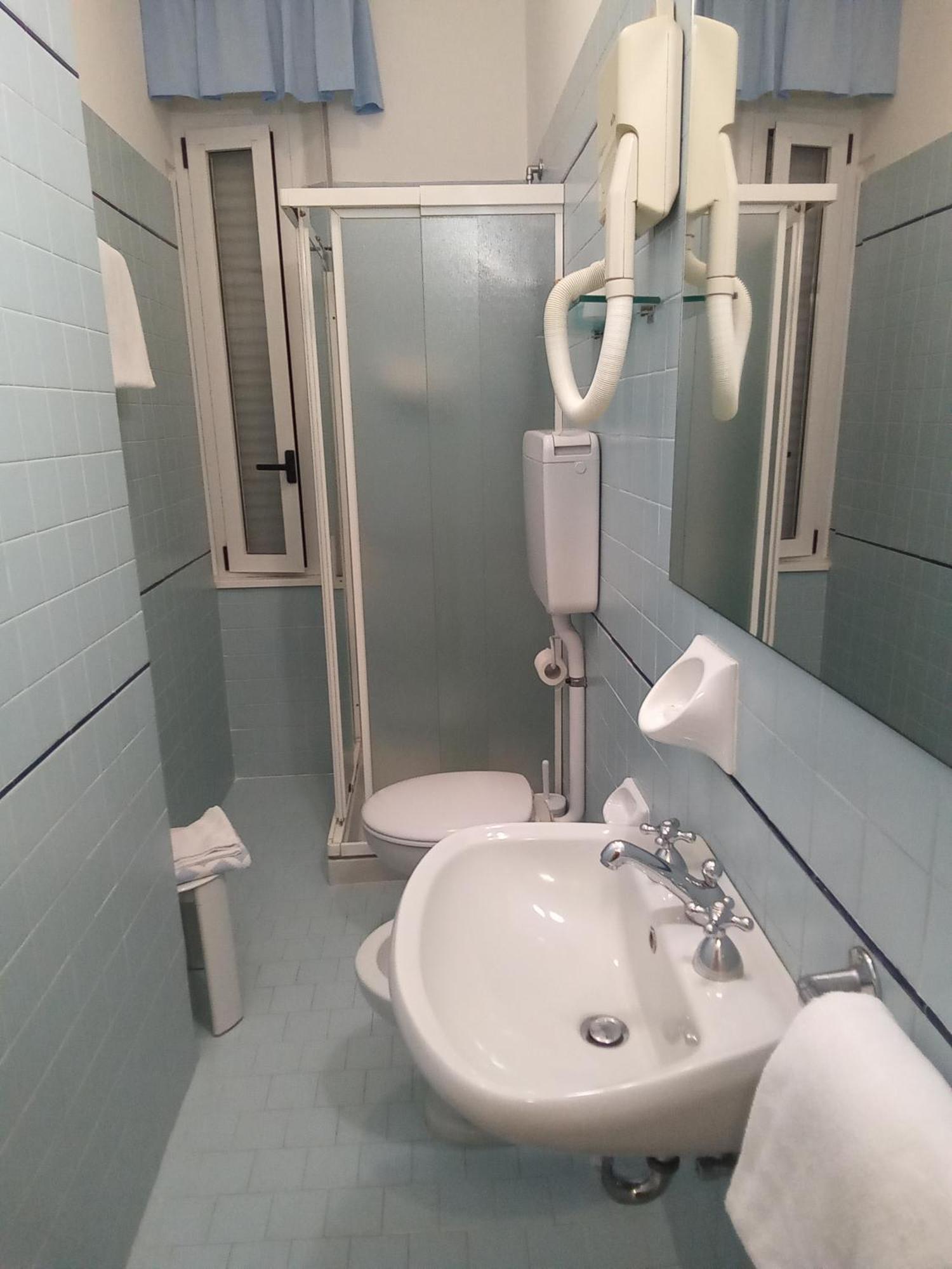 Hotel Cobalto Римини Екстериор снимка