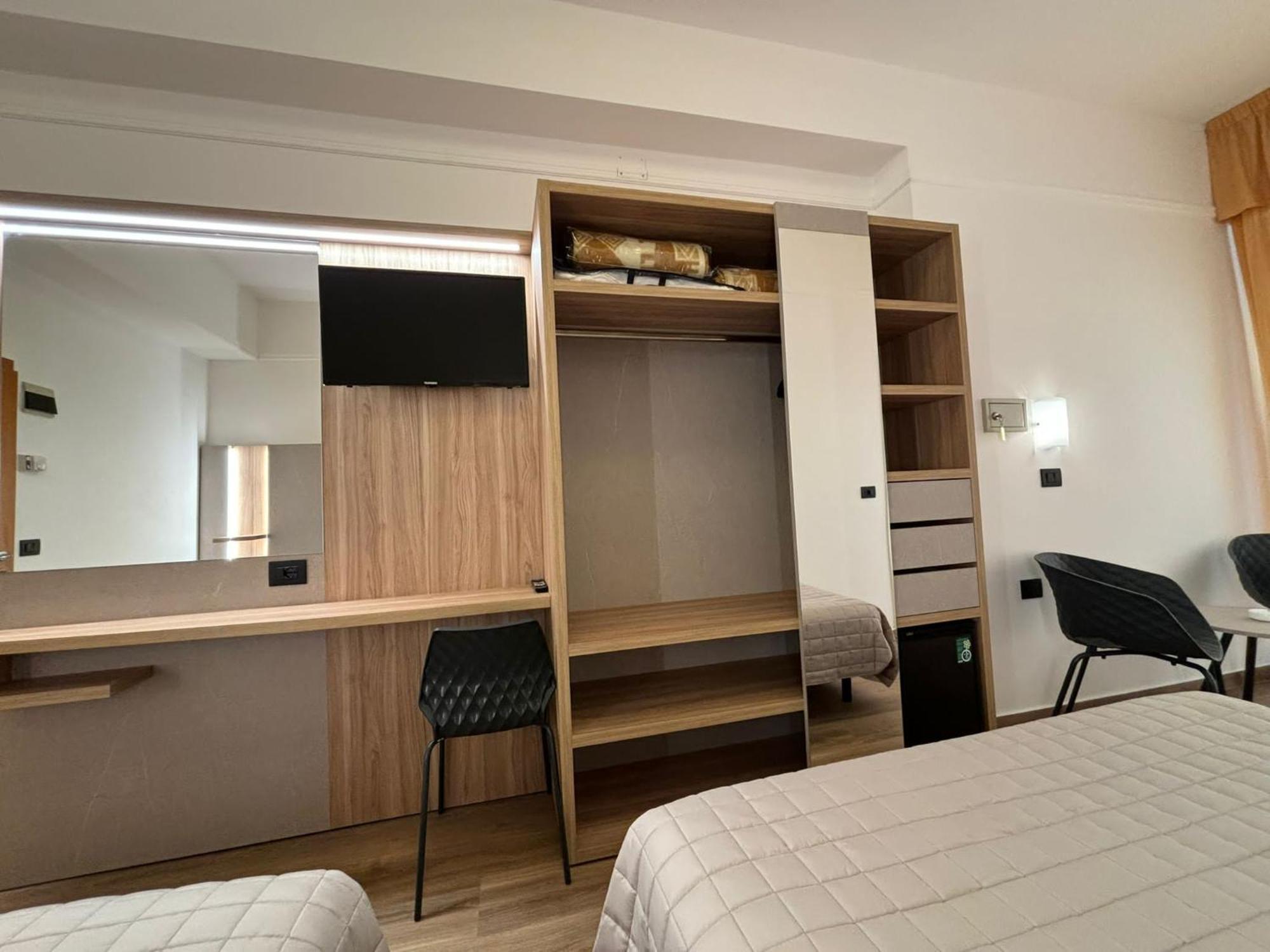 Hotel Cobalto Римини Екстериор снимка