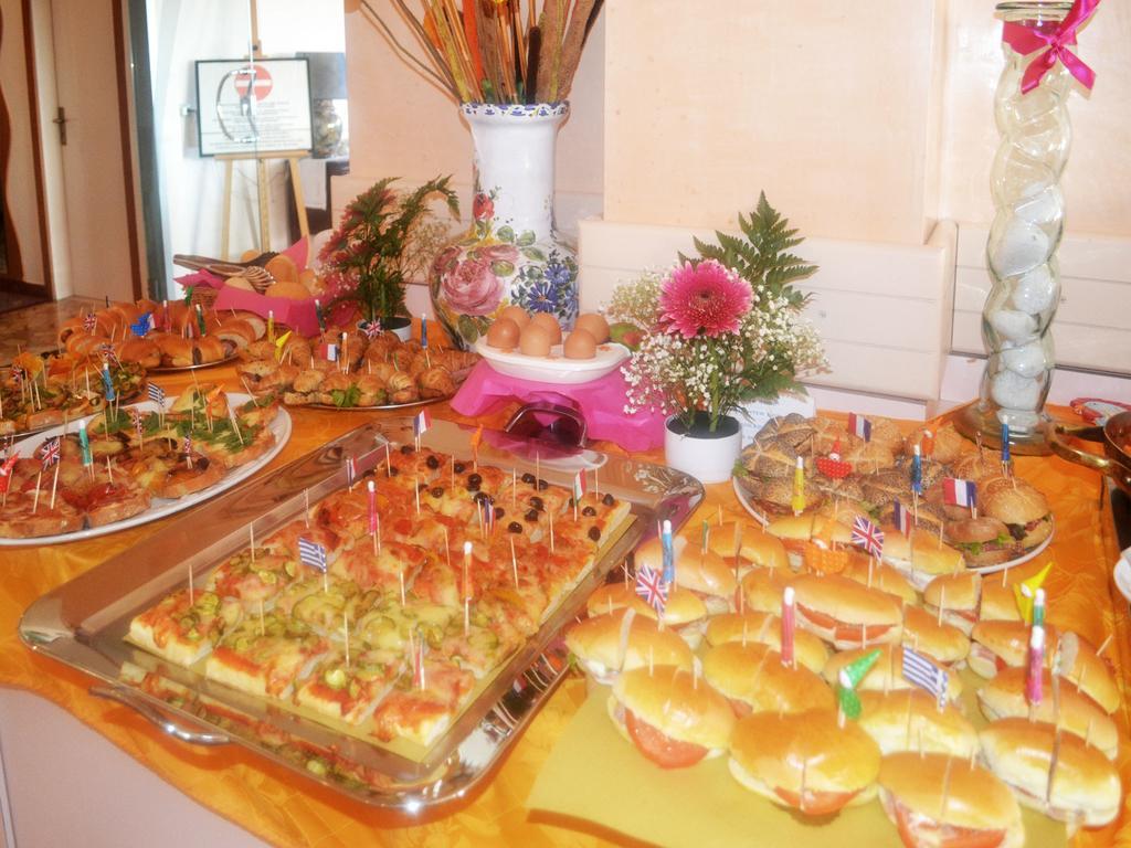 Hotel Cobalto Римини Екстериор снимка