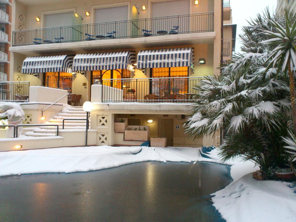 Hotel Cobalto Римини Екстериор снимка