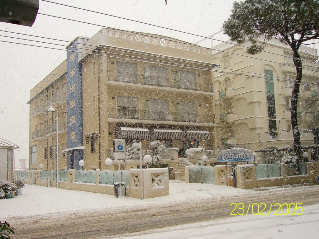 Hotel Cobalto Римини Екстериор снимка