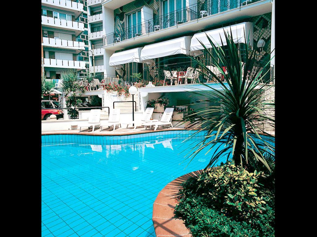 Hotel Cobalto Римини Екстериор снимка