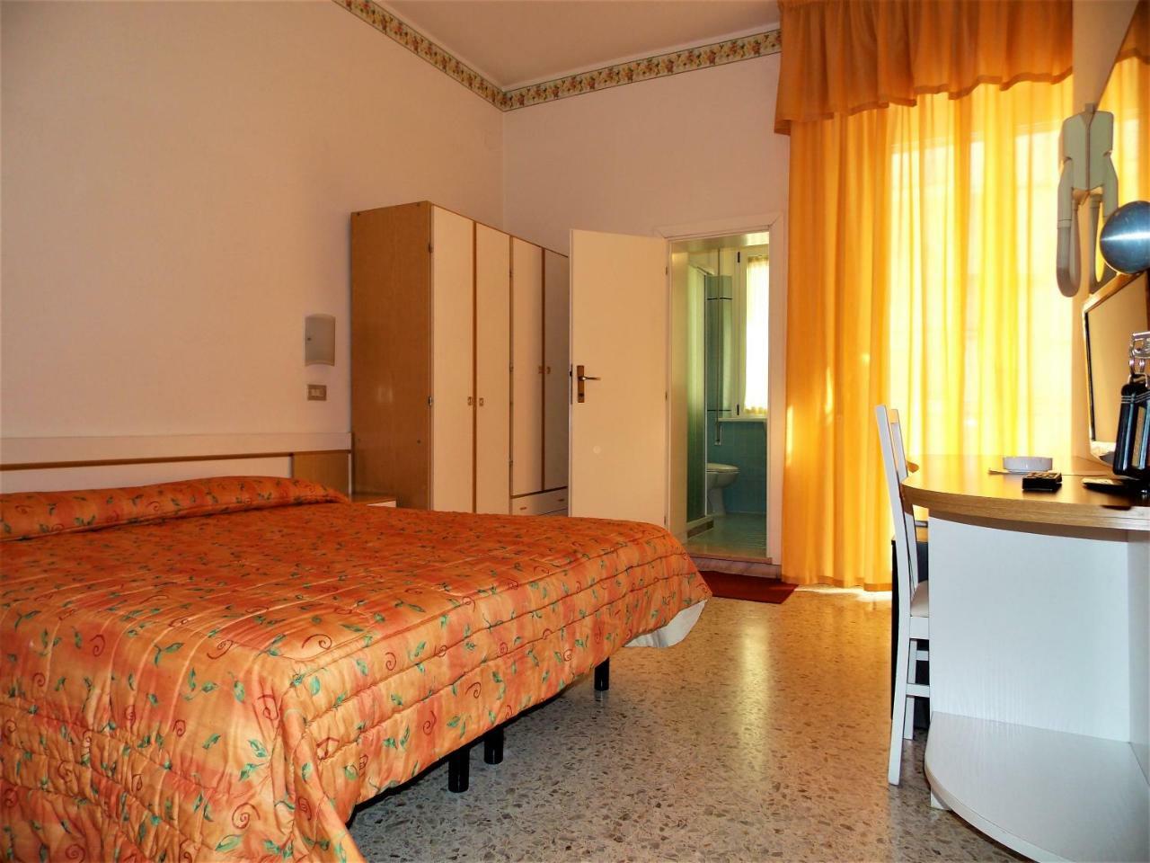 Hotel Cobalto Римини Екстериор снимка